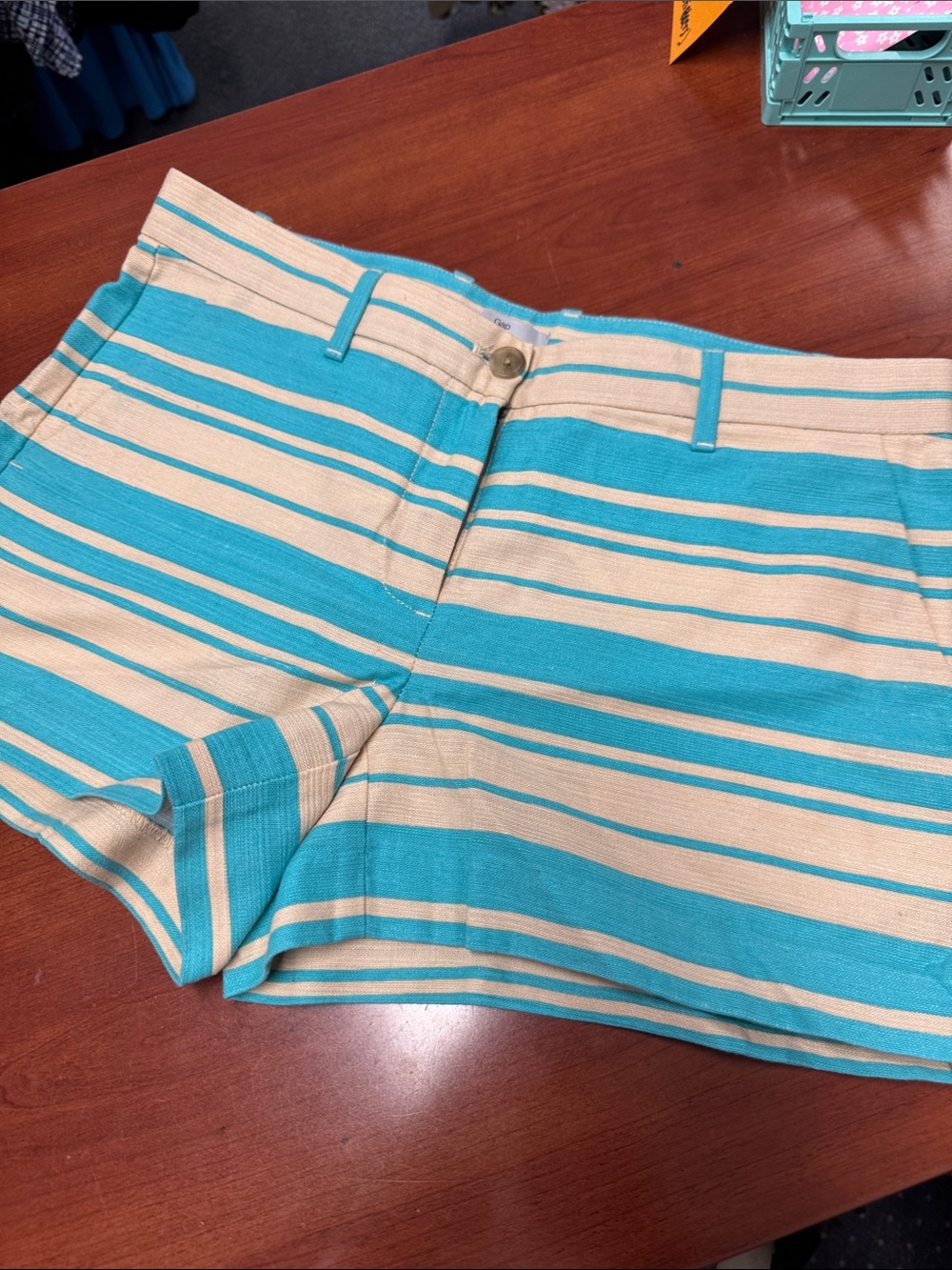 Gap striped shorts size 4 // 080265